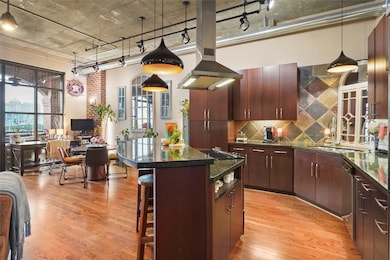 505 Bastrop St unit 403, Houston, TX 77003 - photo 4