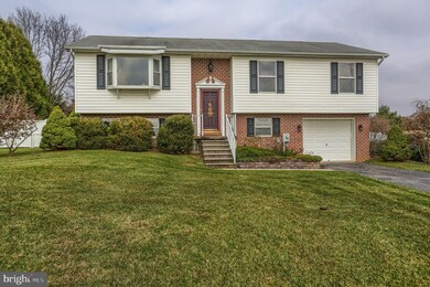 39 College Ave, Stewartstown, PA 17363 - photo 2