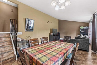 459 Tulsa Ave, Carpentersville, IL 60110 - photo 5