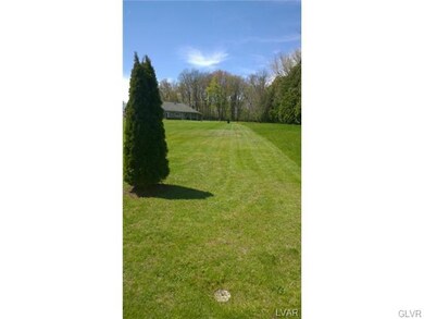 2703 Schoeneck Rd, Macungie, PA 18062 - photo 5