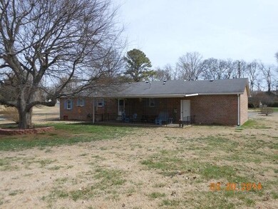 410 Dot Cir, Shelbyville, TN 37160 - photo 2