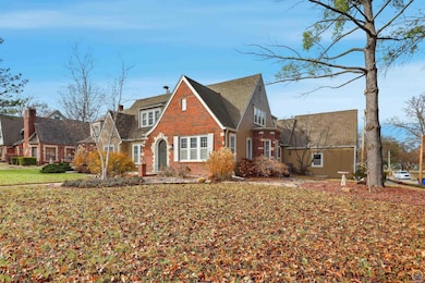 1303 SW Pembroke Ln, Topeka, KS 66604 - photo 3