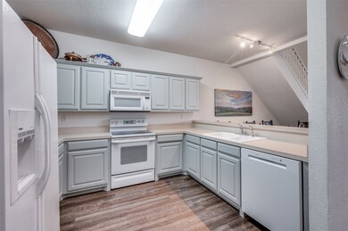 27095 Meadowmore Ct unit 402, Whitney, TX 76692 - photo 6