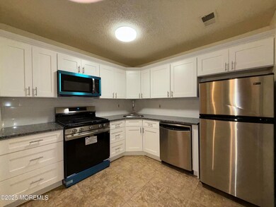 17-6 Augusta Ct, Freehold, NJ 07728 - photo 3