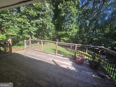 250 Kenilworth Cir, Stone Mountain, GA 30083 - photo 3