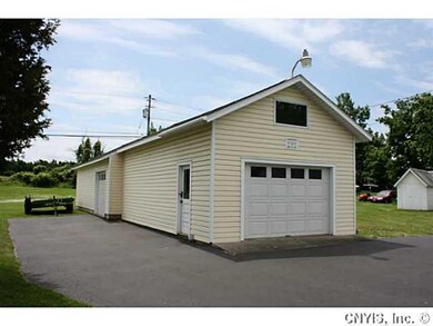 Parking Lot/Garage
