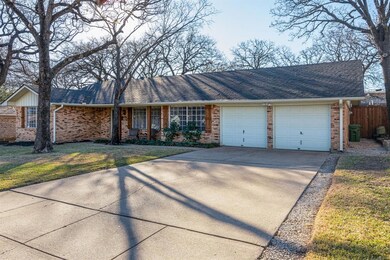 737 W Pleasantview Dr, Hurst, TX 76054 - photo 2