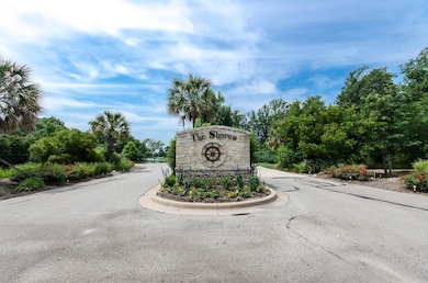 Shores Entrance