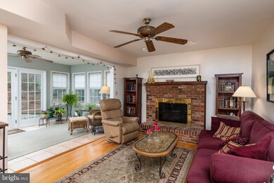 316 Beach Dr, Annapolis, MD 21403 - photo 5