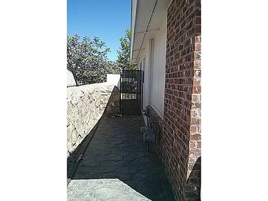 508 Adrian Ct, Horizon City, TX 79928 - photo 4