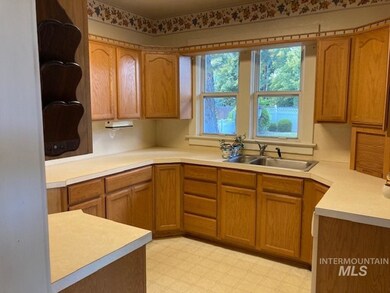 1800 Miller Ave, Burley, ID 83318 - photo 4