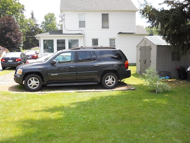 221 S Laurel St, Archbald, PA 18403 - photo 6