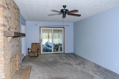 818 Orchard Ln, Greenwood, IN 46142 - photo 4