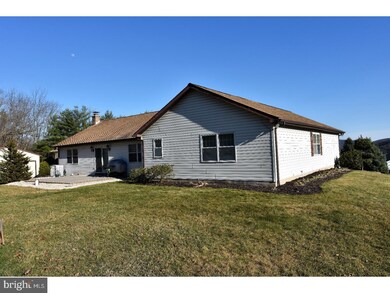 1752 Oak Ct, Orwigsburg, PA 17961 - photo 3