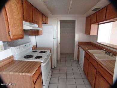 4421-WoodSt-Kitchen