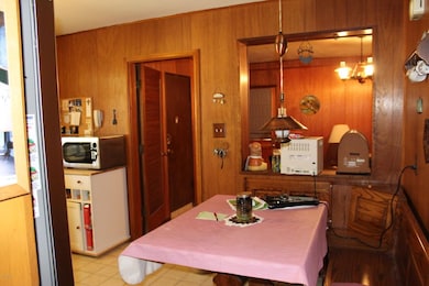 12607 corner table
