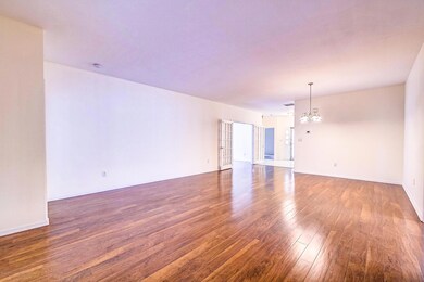 16 Crystal Point, Neptune NJ HDR_ (6)