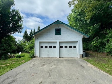 578 Pleasant St, Newport, VT 05855 - photo 5