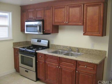 NEW KITCHEN WITH REAL WOOD CABINETS, GRANITE COUNT