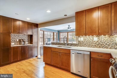 14425 Lewisdale Rd, Clarksburg, MD 20871 - photo 7