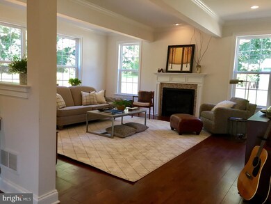 19 Greenlawn Rd, Paoli, PA 19301 - photo 2