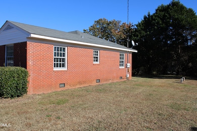 398 N Englewood Dr, Kenly, NC 27542 - photo 7