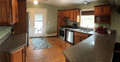 61 Holliston Ave, Portsmouth, RI 02871 - photo 6