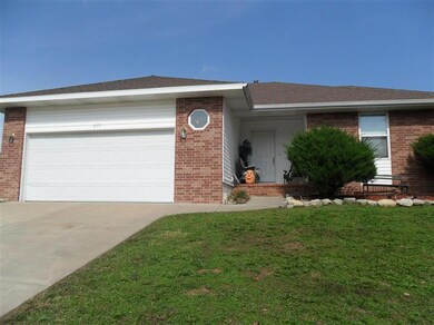 677 E Gallup Hill Rd, Nixa, MO 65714 - photo 2