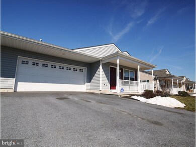 195 W Harmony Dr, Pottstown, PA 19464 - photo 2