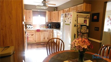 Eat-In Kitchen