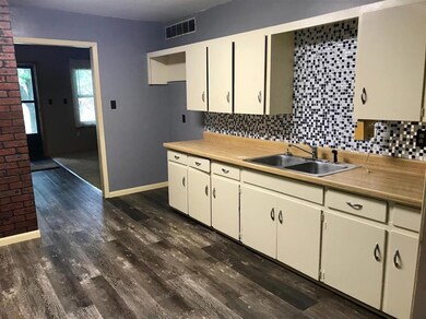 1201 Kimball Ave, Parsons, KS 67357 - photo 6