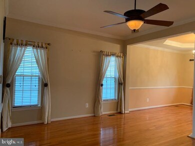 13771 Lowe St, Chantilly, VA 20151 - photo 5