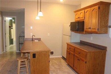 915 Trailway Dr, Raymore, MO 64083 - photo 6