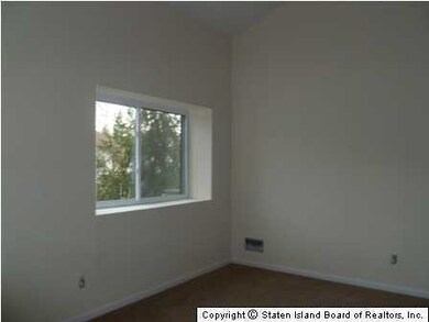 404 Lisk Ave unit A, Staten Island, NY 10303 - photo 5