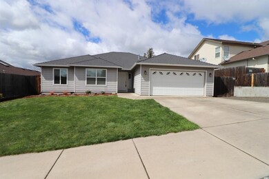 331 N Deanjou Ave, Eagle Point, OR 97524 - photo 5