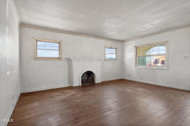 6-web-or-mls-UpmarketMedia-214 E-25