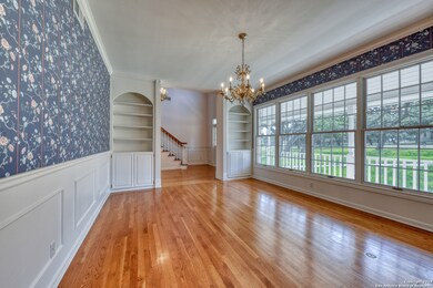 9512 Majestic Oak Cir, San Antonio, TX 78255 - photo 5