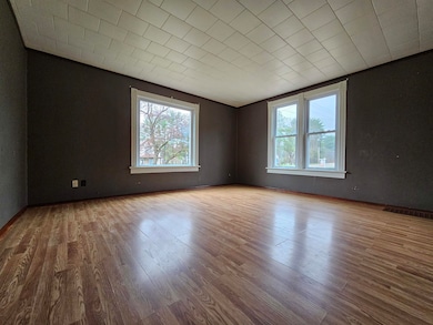 328 N Jefferson St, Hancock, WI 54943 - photo 3