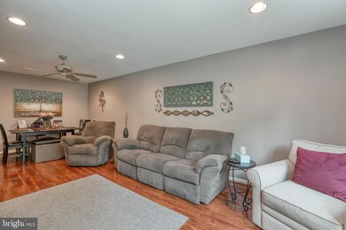 734 Willopenn Dr, Southampton, PA 18966 - photo 5