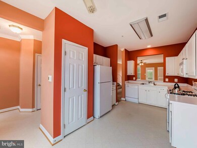 2723 Oak Leaf Ct, Odenton, MD 21113 - photo 7