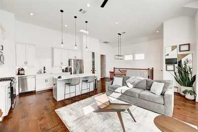 107 W Whitney St unit E, Houston, TX 77018 - photo 7