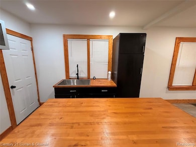 10008 Manor St, Detroit, MI 48204 - photo 7