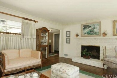 Living Room with fireplace
