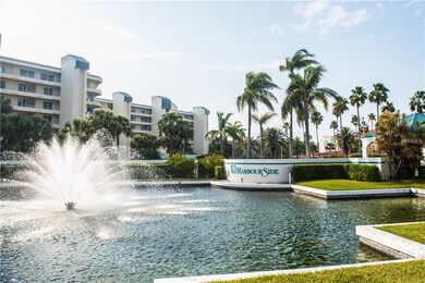 Entrance ot Harbourside community