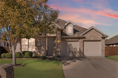 2409 Foxwood Ln, Little Elm, TX 75068 - photo 2