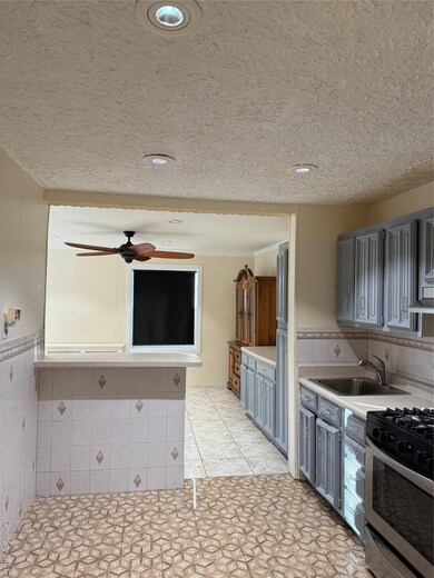 101 Buena Vista Ave unit 2nd Fl, Yonkers, NY 10701 - photo 4