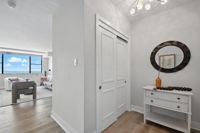 002_587fb16_M 1620 E Broad004