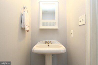 13031 Woodcutter Cir, Germantown, MD 20876 - photo 3