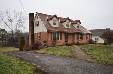 821 E Lexington St, Harrodsburg, KY 40330 - photo 3