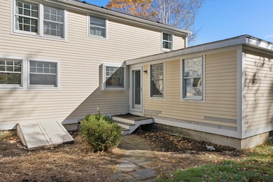 13 Hedgerow Dr, Cumberland Center, ME 04021 - photo 4